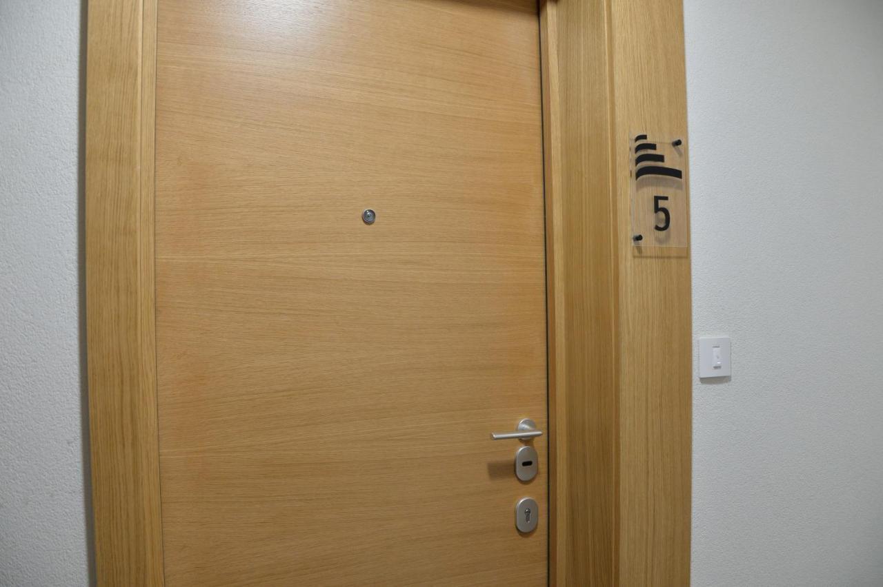 נובי סאד Pupin Palata Business Apartman B5 מראה חיצוני תמונה