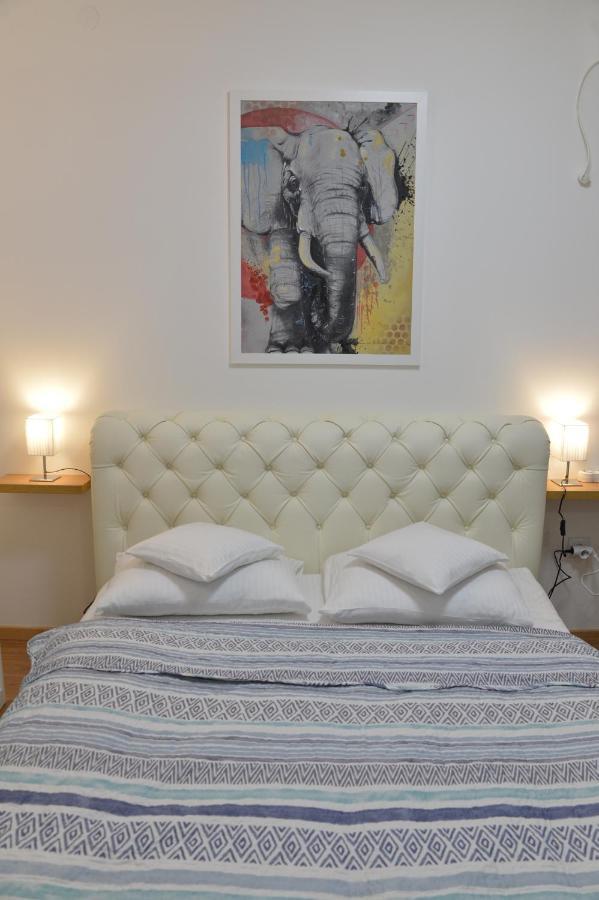 נובי סאד Pupin Palata Business Apartman B5 מראה חיצוני תמונה